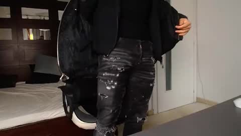 ElijahThorne online show from February 24, 6:33 am