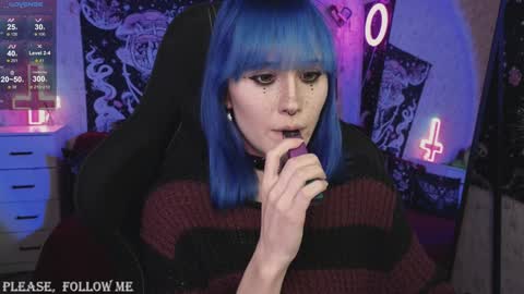 Snapshot of elika_kay chatting on December 2, 10:56 pm MORE ME online show from December 2, 10:56 pm