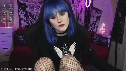 Snapshot of elika_kay chatting on December 6, 10:08 pm MORE ME online show from December 6, 10:08 pm