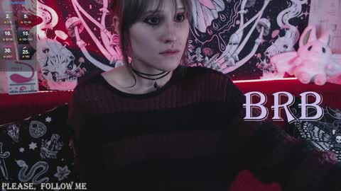 Snapshot of elika_kay chatting on December 7, 1:14 am MORE ME online show from December 7, 1:14 am