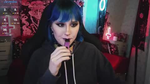 Snapshot of elika_kay chatting on February 27, 9:36 pm MORE ME online show from February 27, 9:36 pm