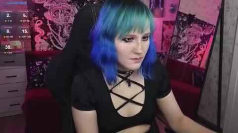 Snapshot of elika_kay chatting on October 12, 9:25 pm MORE ME online show from October 12, 9:25 pm