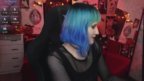 Snapshot of elika_kay chatting on October 31, 10:00 pm MORE ME online show from October 31, 10:00 pm