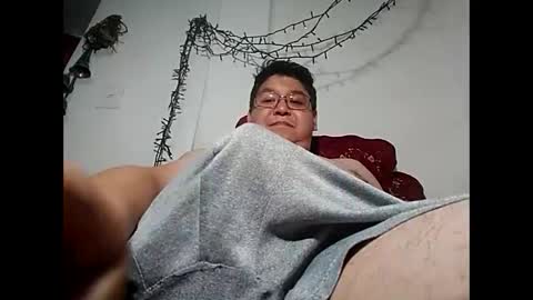 Snapshot of elimposstor chatting on December 8, 10:47 pm elimposstor online show from December 8, 10:47 pm