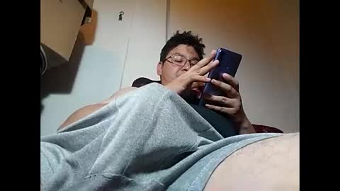 Snapshot of elimposstor chatting on December 17, 11:49 pm elimposstor online show from December 17, 11:49 pm