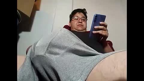 Snapshot of elimposstor chatting on December 22, 2:27 pm elimposstor online show from December 22, 2:27 pm