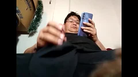 Snapshot of elimposstor chatting on December 25, 9:13 am elimposstor online show from December 25, 9:13 am