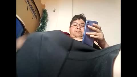 Snapshot of elimposstor chatting on December 27, 11:28 am elimposstor online show from December 27, 11:28 am