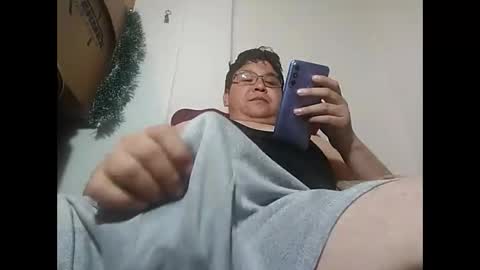 Snapshot of elimposstor chatting on December 31, 11:06 pm elimposstor online show from December 31, 11:06 pm