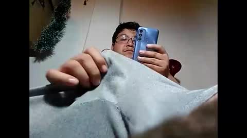 Snapshot of elimposstor chatting on January 9, 5:13 am elimposstor online show from January 9, 5:13 am