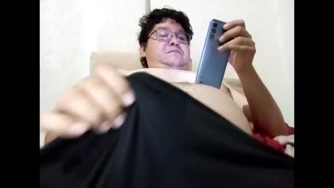 Snapshot of elimposstor chatting on October 21, 12:00 am elimposstor online show from October 21, 12:00 am