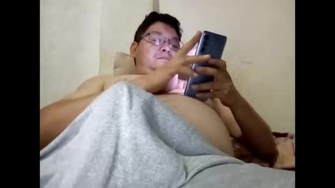 Snapshot of elimposstor chatting on November 5, 2:17 pm elimposstor online show from November 5, 2:17 pm