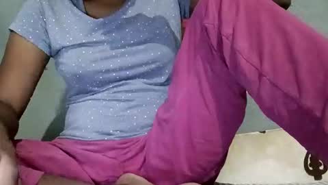 Snapshot of elina_roy03 chatting on November 3, 1:01 pm elina_roy03 online show from November 3, 1:01 pm