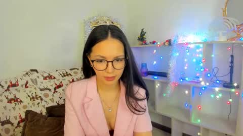 Snapshot of elina_syui chatting on January 14, 6:13 pm CutieJune online show from January 14, 6:13 pm