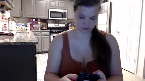 Snapshot of elinareign chatting on June 6, 4:06 am ElinaReign online show from June 6, 4:06 am