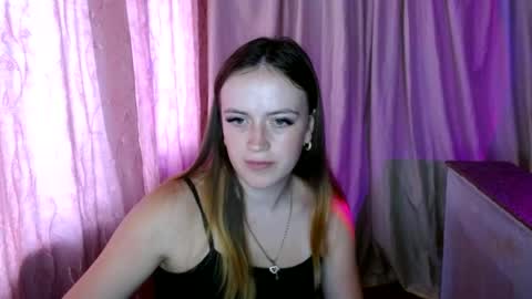 Snapshot of elinastar chatting on July 6, 9:39 am ElinaStar online show from July 6, 9:39 am