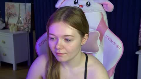 elinavale online show from April 29, 5:17 pm