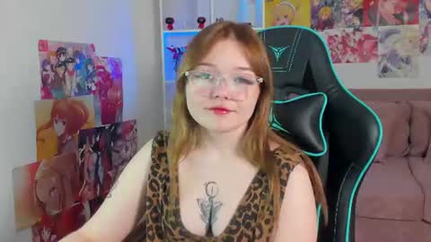 elinavale online show from June 11, 5:44 pm