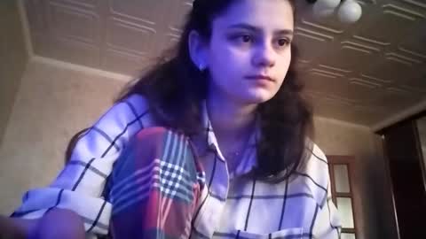 Lola online show from December 1, 6:29 am