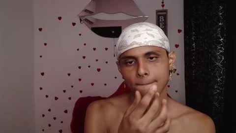 Snapshot of elio_fox chatting on March 21, 8:19 am elio_fox online show from March 21, 8:19 am