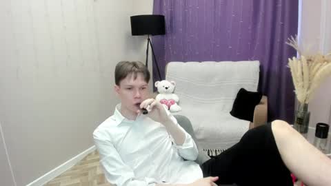 eliotmars online show from May 19, 6:53 am
