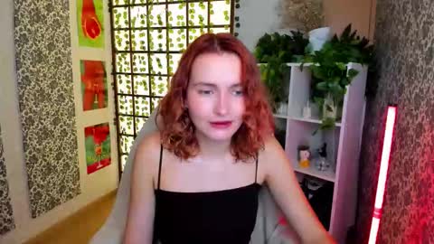 Snapshot of elis_cherry chatting on September 13, 1:49 am Elis online show from September 13, 1:49 am