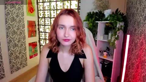 Snapshot of elis_cherry chatting on September 17, 2:35 am Elis online show from September 17, 2:35 am