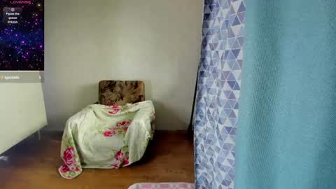 Snapshot of elis_gabbi chatting on June 18, 7:08 am Elis online show from June 18, 7:08 am