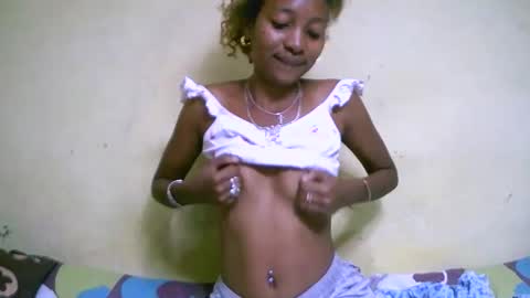 Snapshot of elisa689549 chatting on October 19, 7:58 pm elisa689549 online show from October 19, 7:58 pm