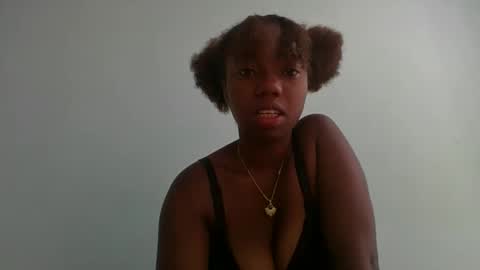 elisa821456 online show from March 7, 7:38 am