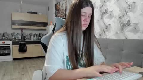 Aletta Oushen online show from November 26, 10:38 am