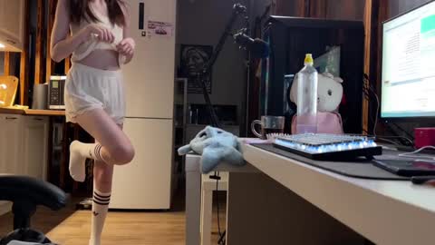 Snapshot of elisa_north chatting on February 3, 5:29 am Elisa North online show from February 3, 5:29 am