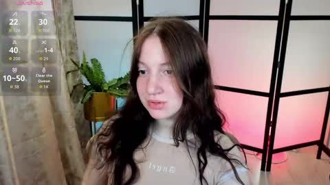 your sweet Lisa online show from April 13, 3:34 am