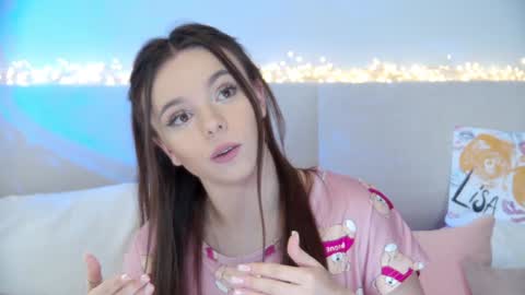 ElisabethDavis online show from January 21, 3:43 pm