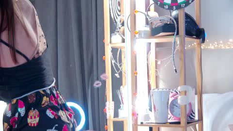 ElisabethDavis online show from January 25, 6:57 pm