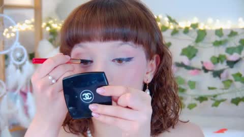 ElisabethDavis online show from April 22, 3:02 pm