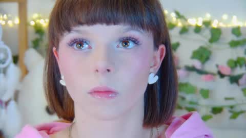 ElisabethDavis online show from April 27, 3:21 pm