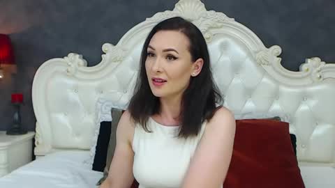 Snapshot of elisabethswan chatting on June 4, 8:42 am Krissy online show from June 4, 8:42 am