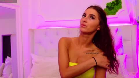 ElisaCharm online show from June 12, 4:00 am
