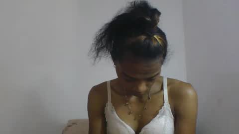 elisacich online show from March 17, 7:01 am