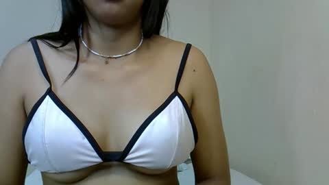elisah01 online show from April 22, 6:42 pm
