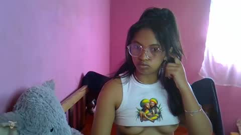 elisah01 online show from May 27, 5:59 am