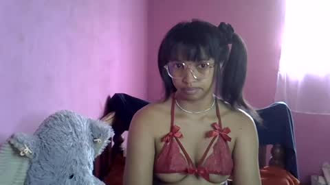 elisah01 online show from June 12, 5:28 am