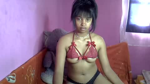 elisah01 online show from June 20, 5:21 am