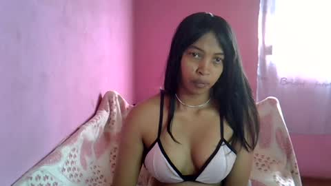 Snapshot of elisah01 chatting on July 13, 5:32 am elisah01 online show from July 13, 5:32 am