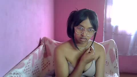 elisah01 online show from July 25, 6:44 am