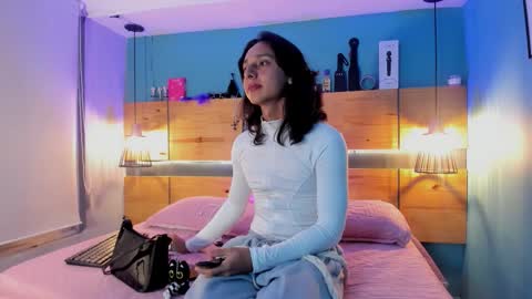 Elisa Sue online show from February 24, 3:26 am