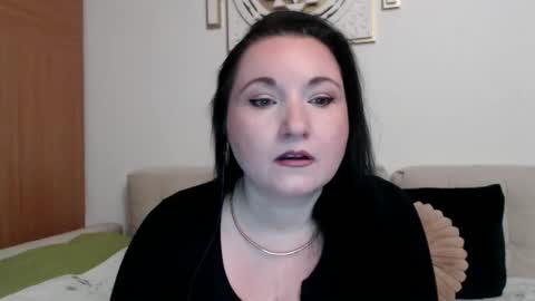 elise_bliss69 online show from February 21, 10:11 pm