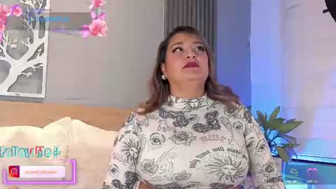Elise Play Boobs online show from July 24, 8:18 pm