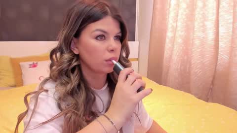 Elly online show from February 12, 8:53 am